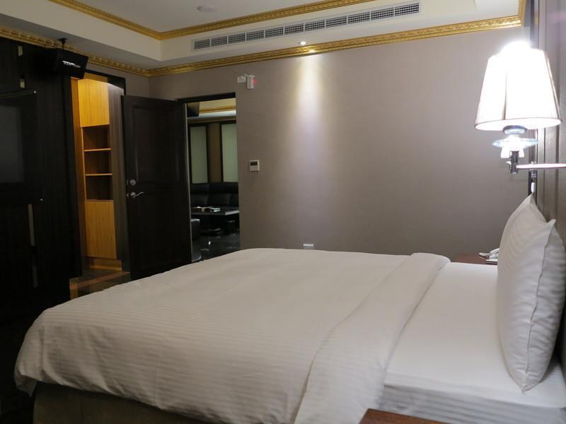 Gold Sand Hotel Kota Hsinchu Bagian luar foto