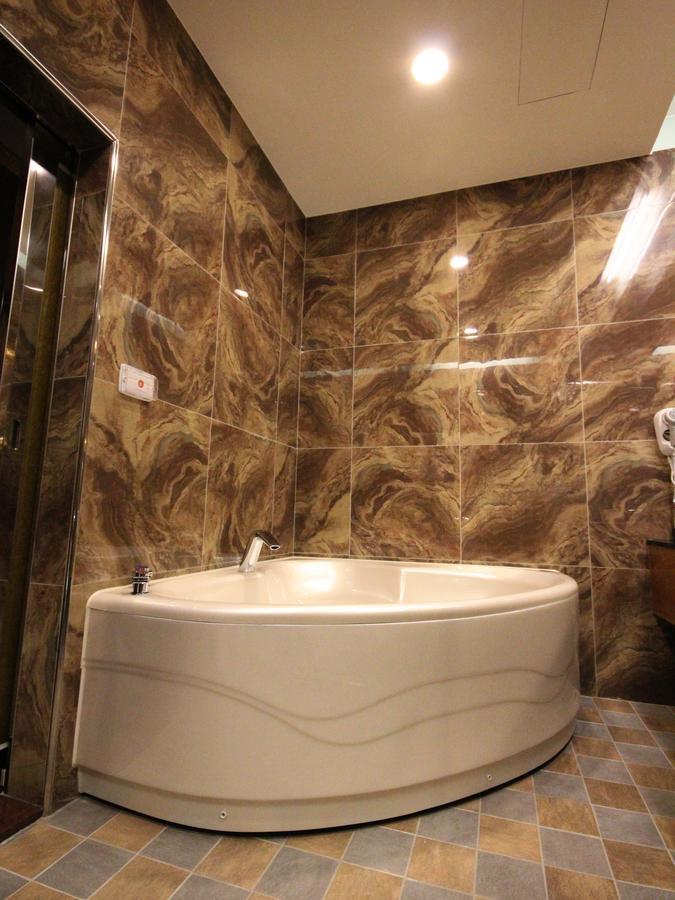 Gold Sand Hotel Kota Hsinchu Bagian luar foto